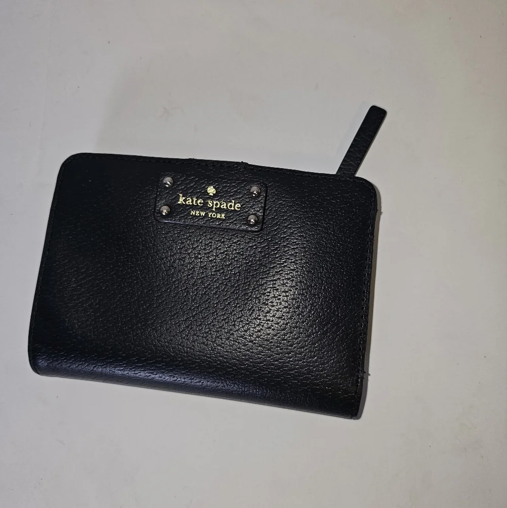 NWOT Kate Spade Grove Street Black Bifold Wallet - Picture 1 of 8